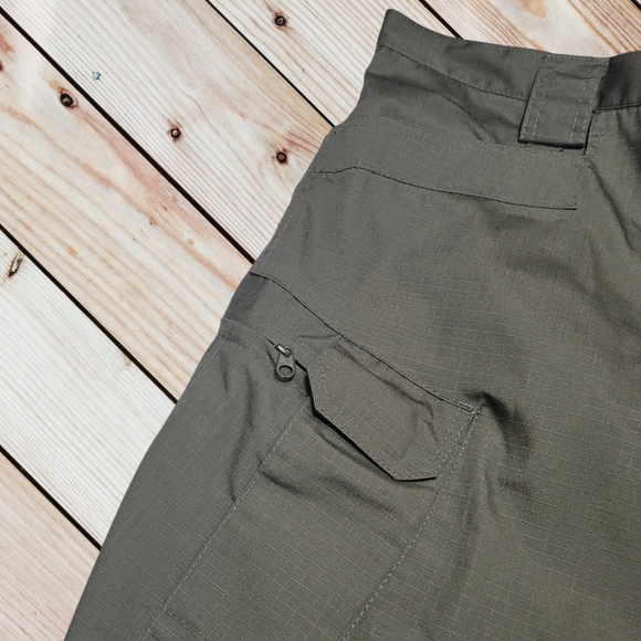 Men's Army Green Cargo Fishing Shorts Sz 36 - Picture 2 of 6